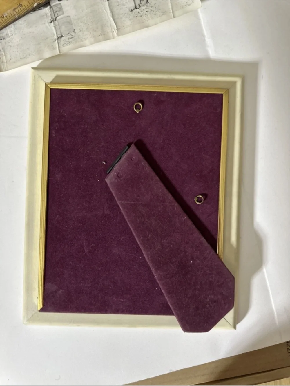 VINTAGE ETCHED WOOD FRAME BRASS LINER GOLD WHITE FITS 8X10 MCM